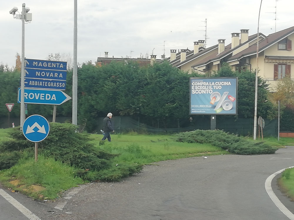 Via per Bareggio 25 mt da SS 11