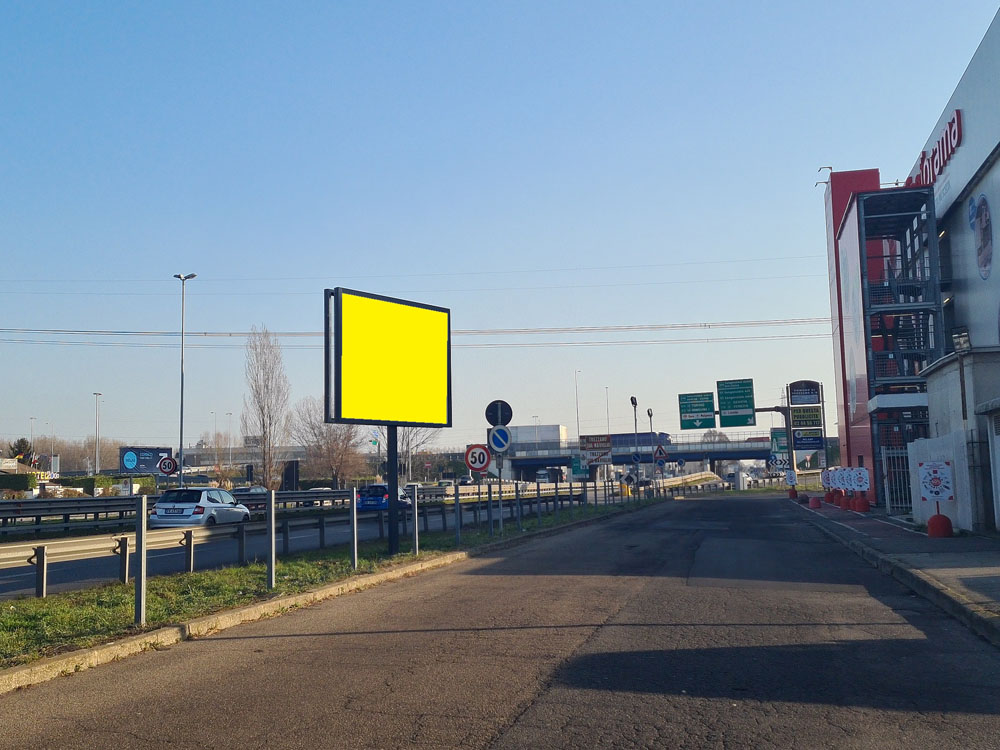 S.S. 494 KM 3 + 750 LATO SX VISTA ENTRATA MONDO CONVENIENZA