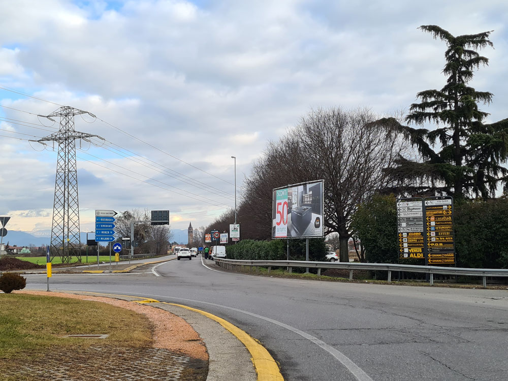 VIA ADDA LATO SX DIR. CONCOREZZO PRIMA DI  INCROCIO MALCANTONE