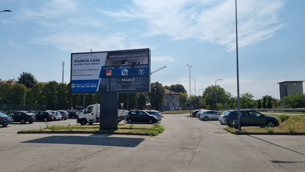 VIA MILANO PARK STAZIONE IMPIANTO A  IN ENTRATA