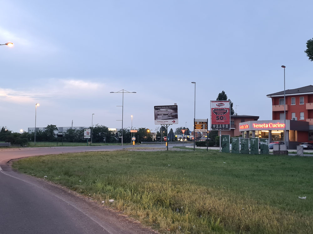 VIA MILANO ANG. S.P. 34