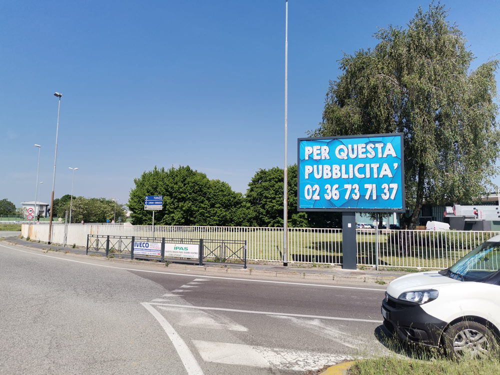 USCITA AUTOSTRADA A9 ROTONDA VIA CAVOUR FRONTALE