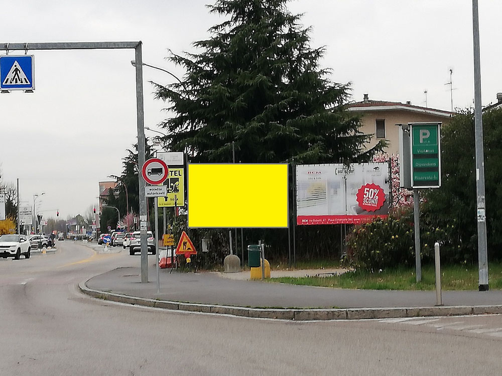 Via Liguria rotatoria Via Perseghetto dir. Milano impianto di  sx