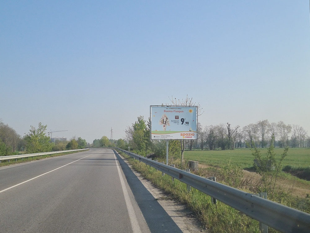 S.p. 121 dir. Pioltello 200 mt dopo rotatoria entrata Aldi