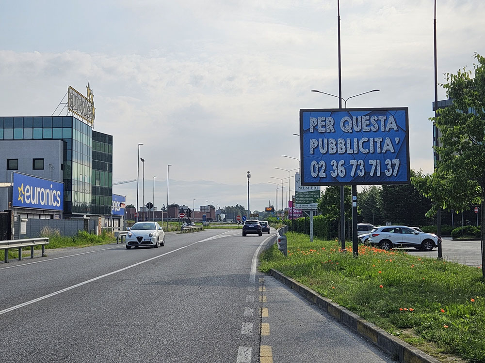 Via Milano 120 mt da rotatoria inizio S.P. 2