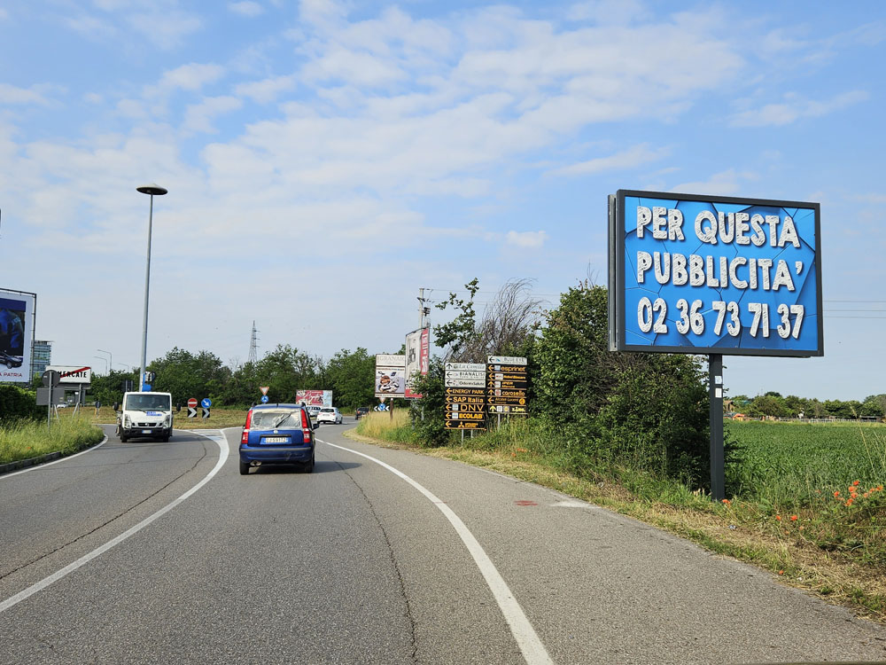 Via Milano 30 mt prima di Rotatoria Via Monza dir. Concorezzo