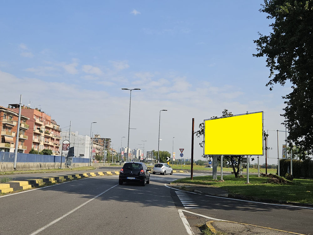 Via Curiel 50 mt prima di rotatoria confine Milano Via Dei Missaglia dir. Milano