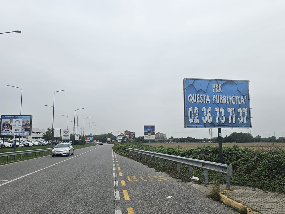 Via Milano 150 mt prima di rotatoria Via Monza dir. Monza