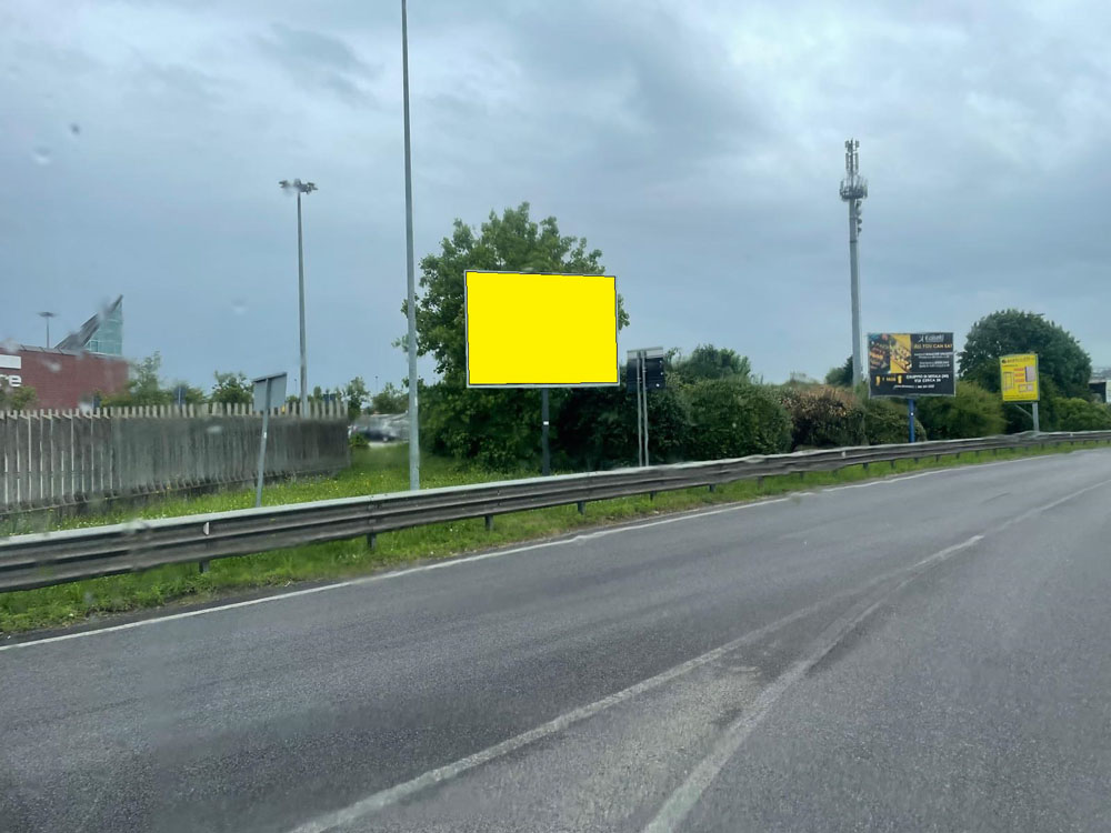 S.p. 39 km 8 + 510 sx via Quattro strade civ. 9