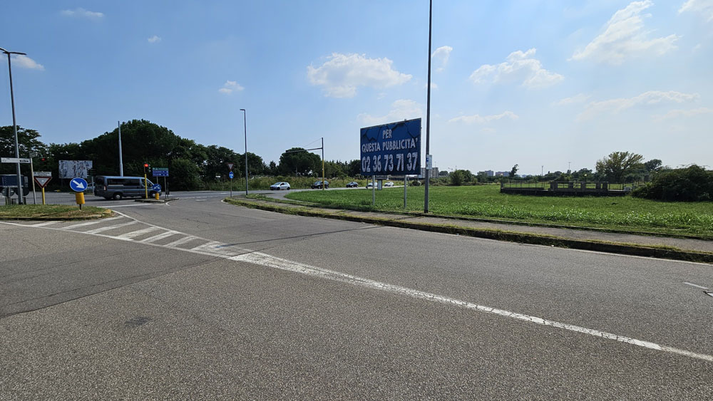 Via Paisiello ang. Via Erba dir. Cusano Milanino