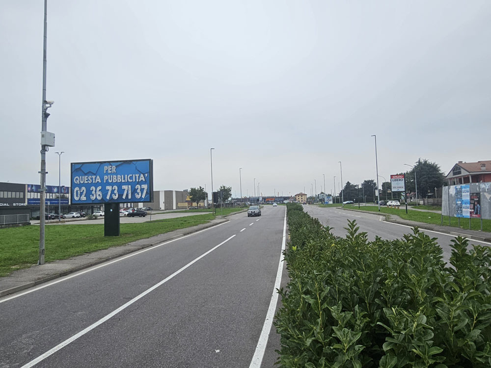 Via Einstein 30 mt dopo segnale di intersezione e 30 mt dopo di tangenziale di Cassano