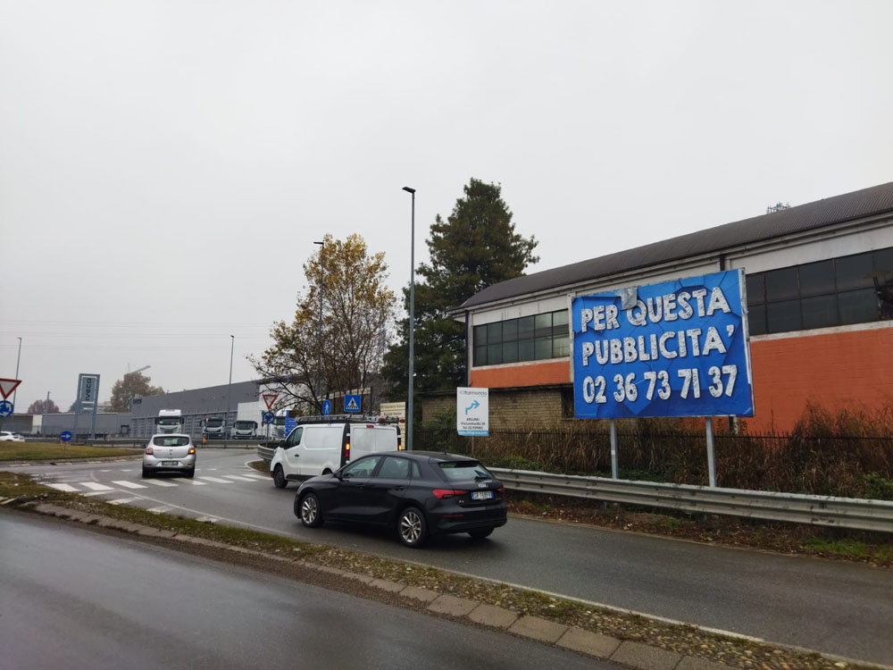 Via Adua rotonda Via Castiglioni f.te Famila