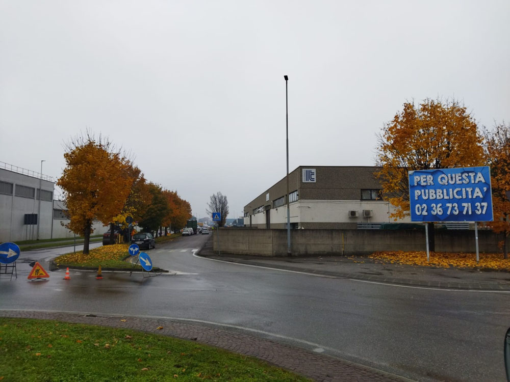 Via Lombardia ang. S.p. 240 dir. Autostrade