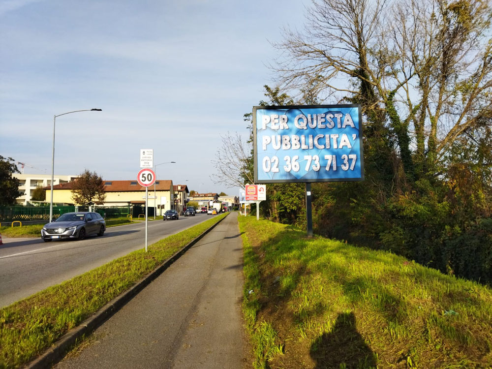 Viale Lombardia f.te civ. 367 - 30 mt prima e dopo cartelli pubblicitari IPAS dir. Monza