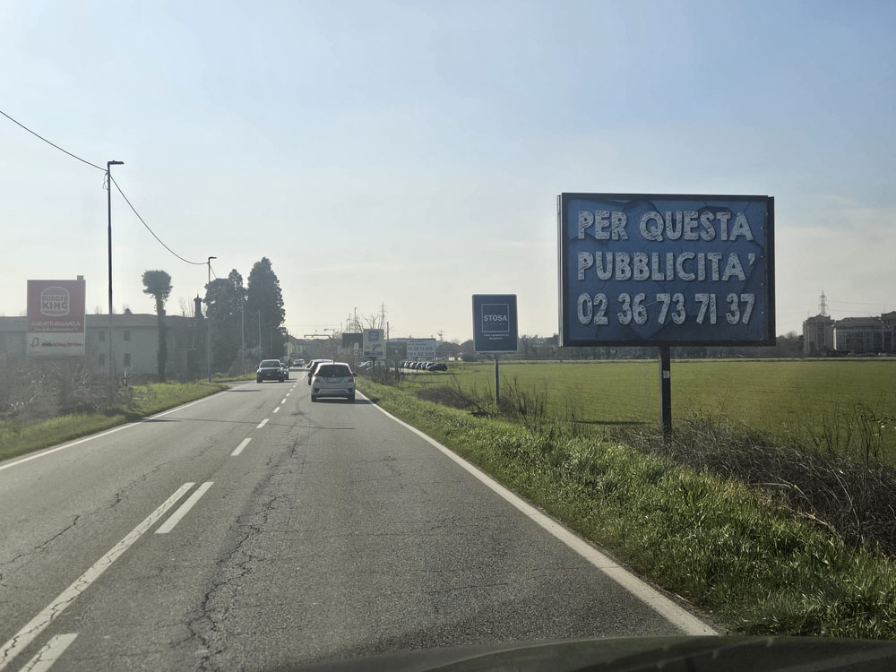 Via Dei Mille 25 mt prima di cartello Sipe dir. Centro città
