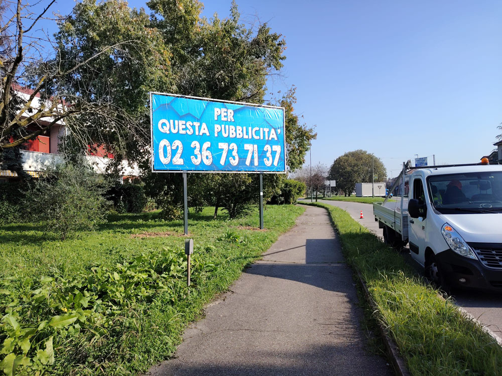 Via Dei Mille 75 mt da rotatoria Via Aldo moro  lato sx dir. Carugate