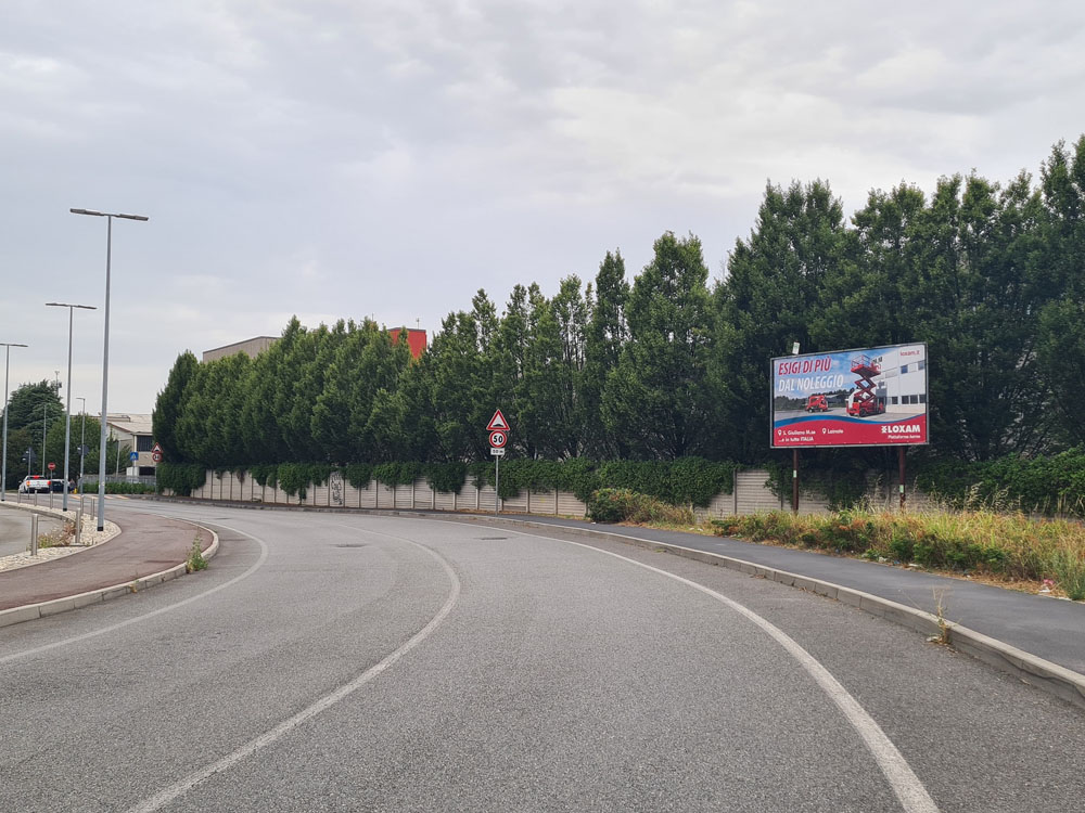 Via Risorgimento f.te paprk stazione Rho Fiera