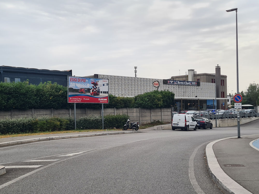 PIAZZA COSTELLAZIONE F.TE USCITA RHO FIERA